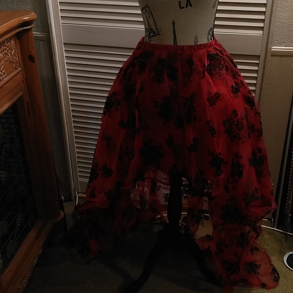 Red Floral Tulle Skirt - Picture 2 of 3